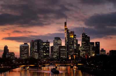 Image for Geopolitical turbulence may test euro area banks' forex funding, risk body warns