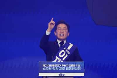 Image for South Korea's presidential candidates face off in fiery debate