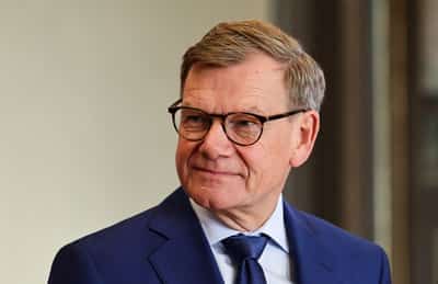 Image for German foreign minister says Kyiv should buy more arms from German companies