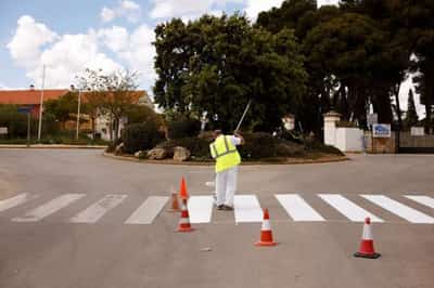 Image for Spain’s July jobless edges up 0.11% from June as uncertainty bites