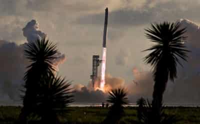 Image for SpaceX's Starship makes orbital debut deploying Starlinks before early ending