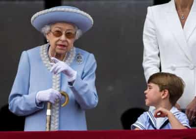 Image for Some Russians wish ‘Granny Liz’ well amid queen’s Platinum Jubilee celebrations