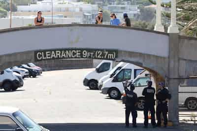 Image for Australia police say detained men likely had ideological links to Bondi gunmen