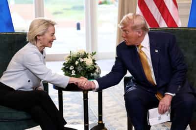 Image for European Parliament votes to approve EU-US trade deal
