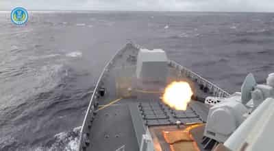 Image for China stages record drills designed to encircle Taiwan