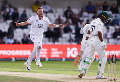 Image for Cricket-Robinson and Tongue put England on top against Pakistan