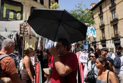Image for Spain swelters in first official heatwave of 2026