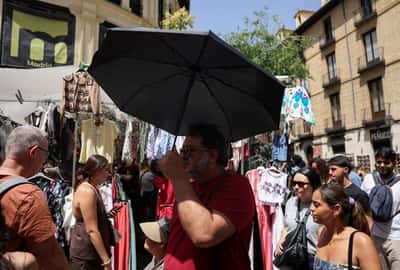 Image for Spain swelters in first official heatwave of 2026
