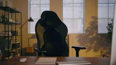 Image for Duelhawk Ultra 2 Review: The Chair That Balances All-Day Comfort With Subtle Style