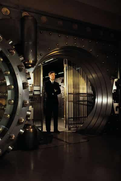 Image for How Surveillance and AI are Enhancing Bank Security