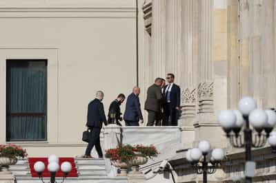 Image for Ukraine's delegation arrives in Istanbul for talks, broadcaster reports