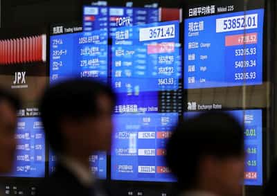 Image for Asia shares downbeat on the week as bond yields, oil stay high