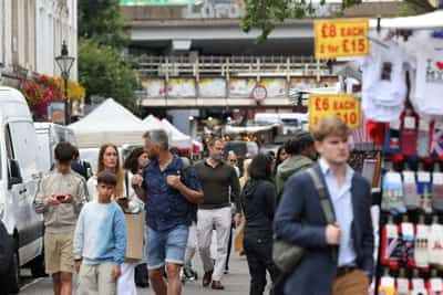 Image for UK population to hit 72.5 million by 2032 due to immigration, stats office says