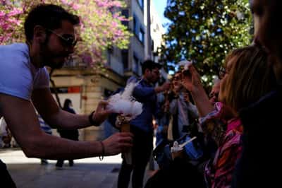 Image for Spain expects to welcome 100 million tourists this year