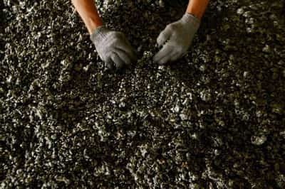 Image for CME explores nickel contract after LME trade chaos -sources
