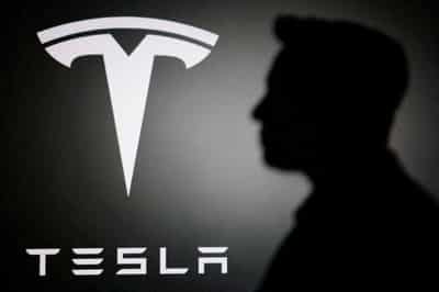 Image for France opposes EU approval of Tesla's FSD driver assistance software for now