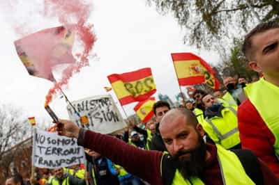 Image for Spanish ruling coalition proposes windfall tax on utilities and banks
