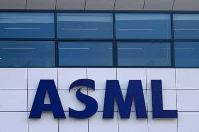 Image for ASML to work with major chipmakers to use latest tools for larger chips