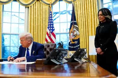 Image for Trump contradicts his spy chief on Iran's nuclear program