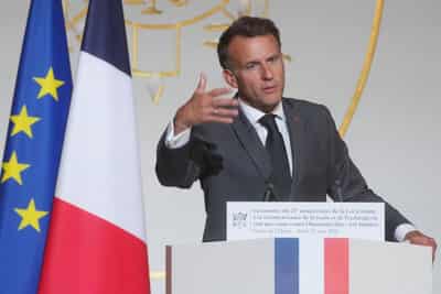 Image for France's Macron to announce €1.5 billion for quantum computing, advanced microchips