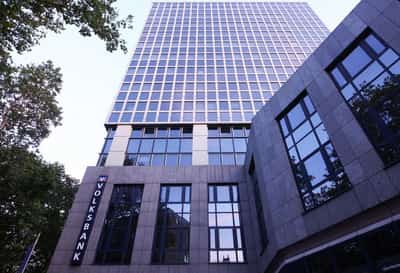 Image for German bank board member to leave in wake of brothel loan investigation