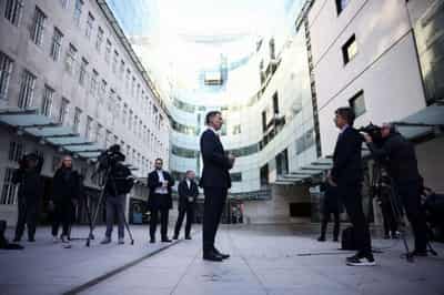 Image for New UK finance minister Hunt ditches most of ‘mini-budget’, pound and gilts soar