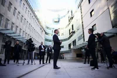 Image for New UK finance minister Hunt ditches most of ‘mini-budget’, pound and gilts soar