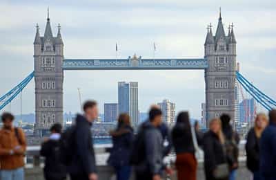 Image for UK hiring falls but wage growth stays high, highlighting BoE rates quandary
