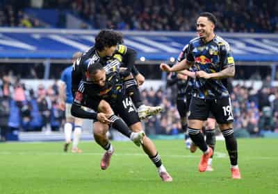 Image for Soccer-Leeds beat Birmingham on penalties to reach FA Cup fifth round