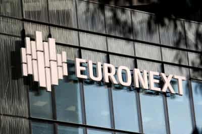 Image for European stocks find support at end of volatile week