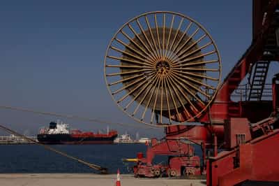 Image for Oil prices extend losses on expectations talks to ease Middle East supply woes