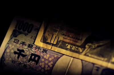 Image for US dollar regains footing as traders pare bets on big Fed rate cut