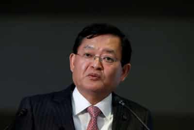 Image for Toshiba CEO steps down, shares surge on bidding war expectations