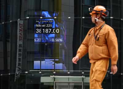 Image for Wall Street ends higher, gold retreats as trade talks progress boosts markets