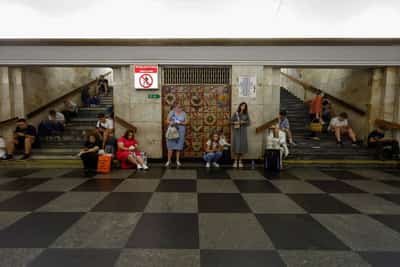 Image for Russia launches air attack on Kyiv, Ukraine's military says