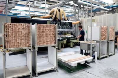 Image for Italy's July industrial output unexpectedly rises in renewed sign of recovery