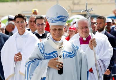 Image for Pope Leo marks US anniversary with migrant appeal on Lampedusa