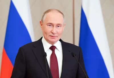 Image for Rouble rebounds past 100 vs US dollar after Putin’s gas payments decree