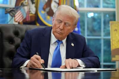 Image for Trump signs order targeting antifa as a 'terrorist organization'