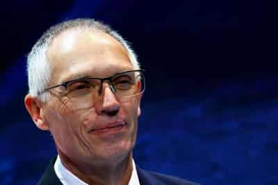 Image for Stellantis CEO calls for talks to soften EU’s 2035 fossil-fuel car ban