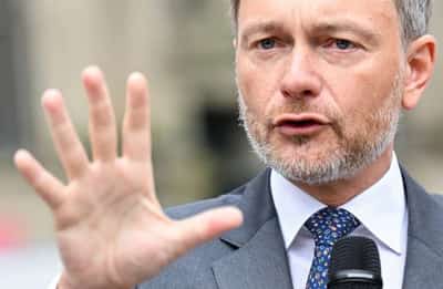 Image for German finance minister says risk of wage price spiral is real
