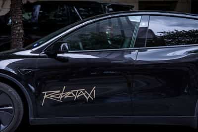 Image for Tesla aims to sell Cybercab robotaxis by end of year despite federal probe