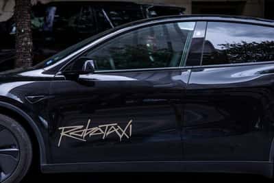 Image for Tesla aims to sell Cybercab robotaxis by end of year despite federal probe