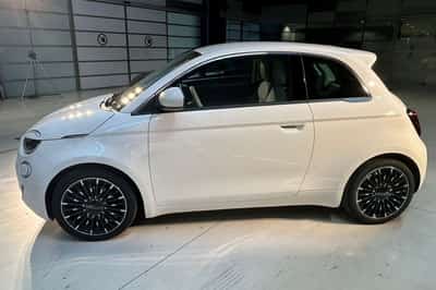 Image for Stellantis Italian output down 27% in first half, union says