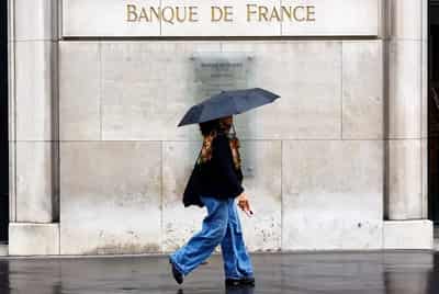 Image for French central bank trims growth outlook on political drama