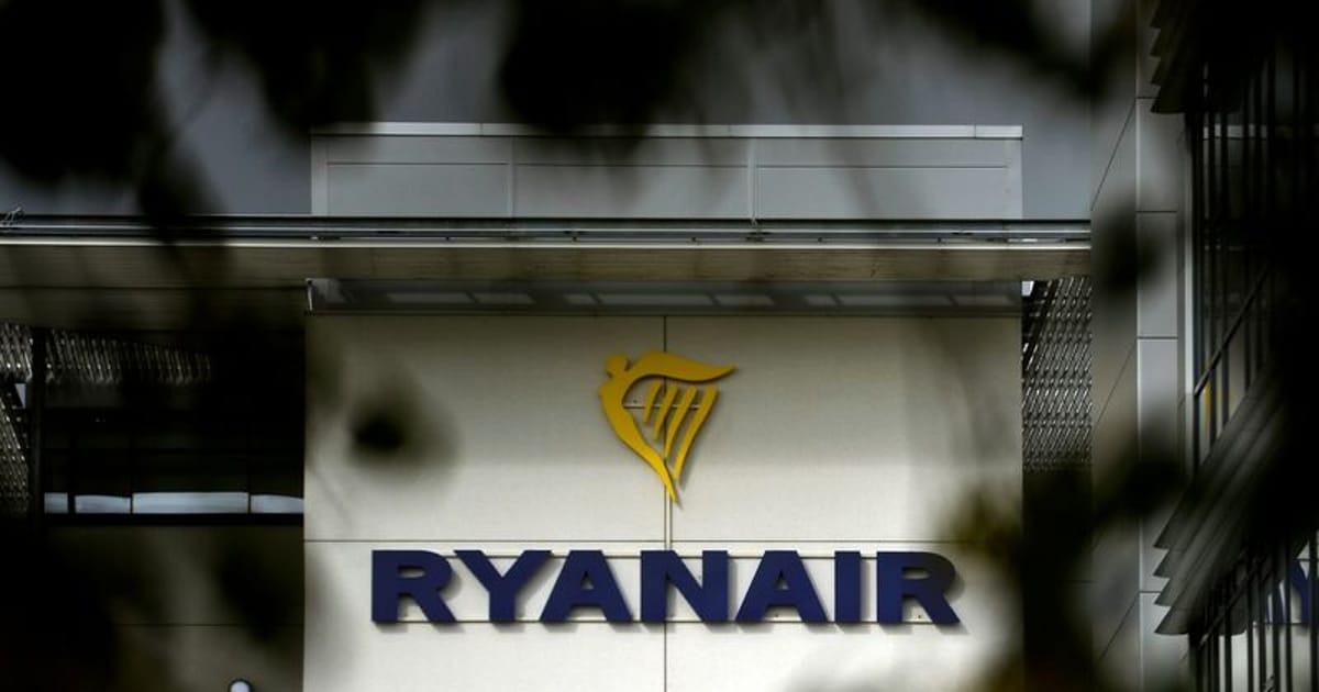 Austrian supreme court rules against Ryanair add-on fees