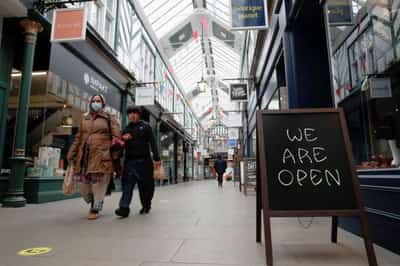 Image for UK retailers report average sales in May, gloomy outlook