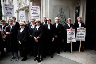 Image for UK trial lawyers to end strike after accepting government pay offer