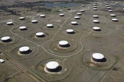 Image for Oil jumps but set for weekly loss on Iran nuclear talks