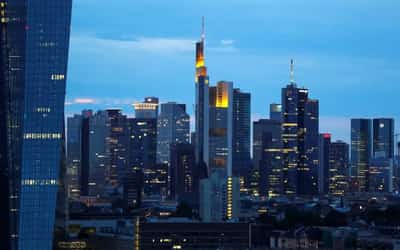 Image for German investor morale falls, rattled by Trump and coalition collapse